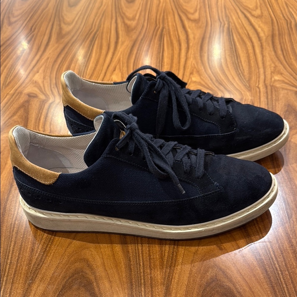 Brunello Cucinelli Tan and Blue Sneakers with Sleek Design